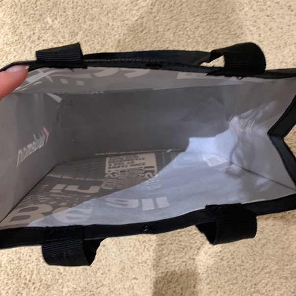 Lululemon reusable bags - Picture 10 of 11